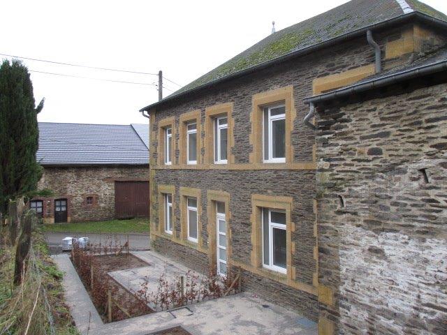 maisons de 2 chambres Place St-Hilaire à Pussemange